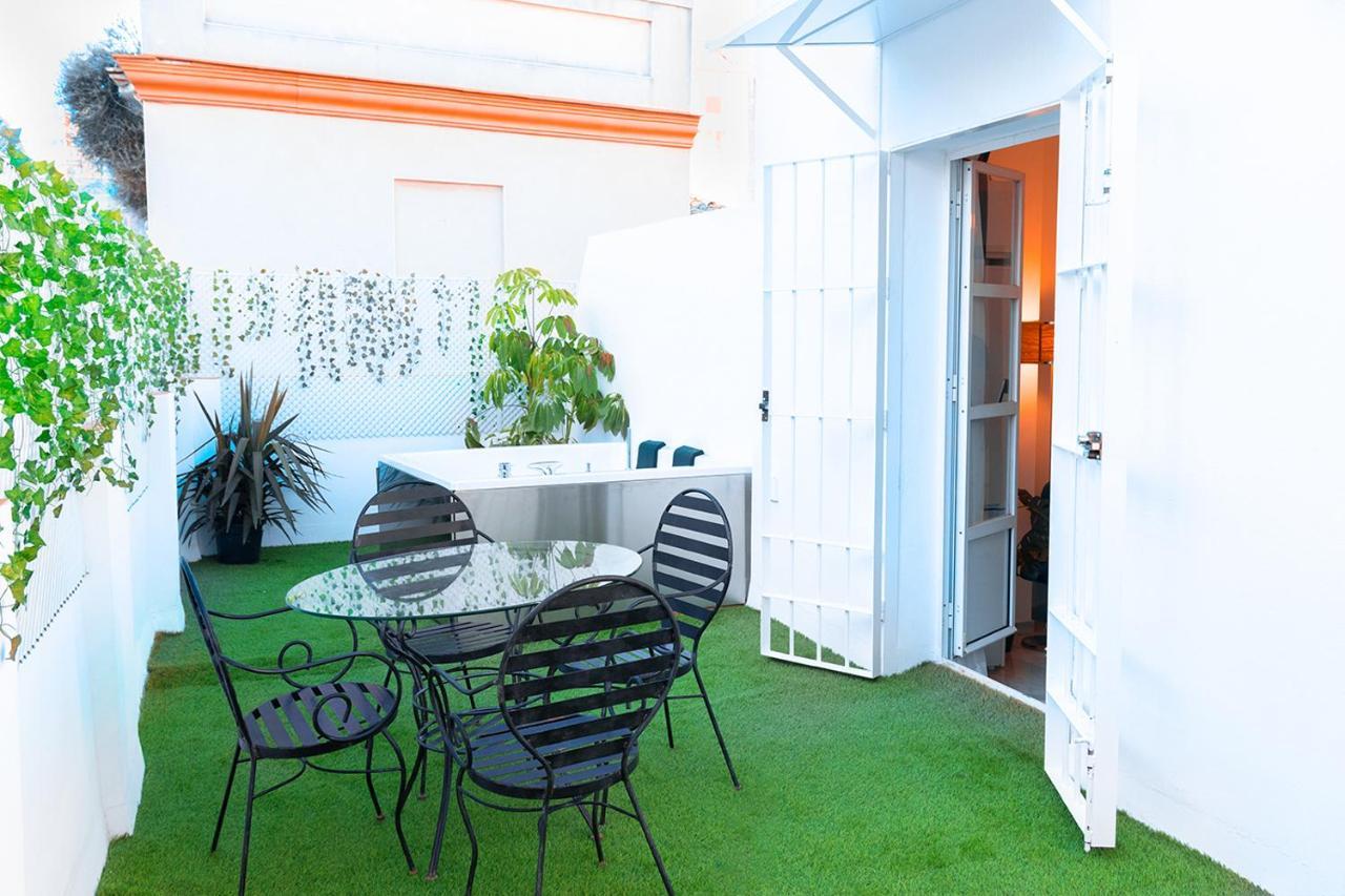 Downtown Apartment With Private Terrace & Jacuzzi Sevilla Dış mekan fotoğraf