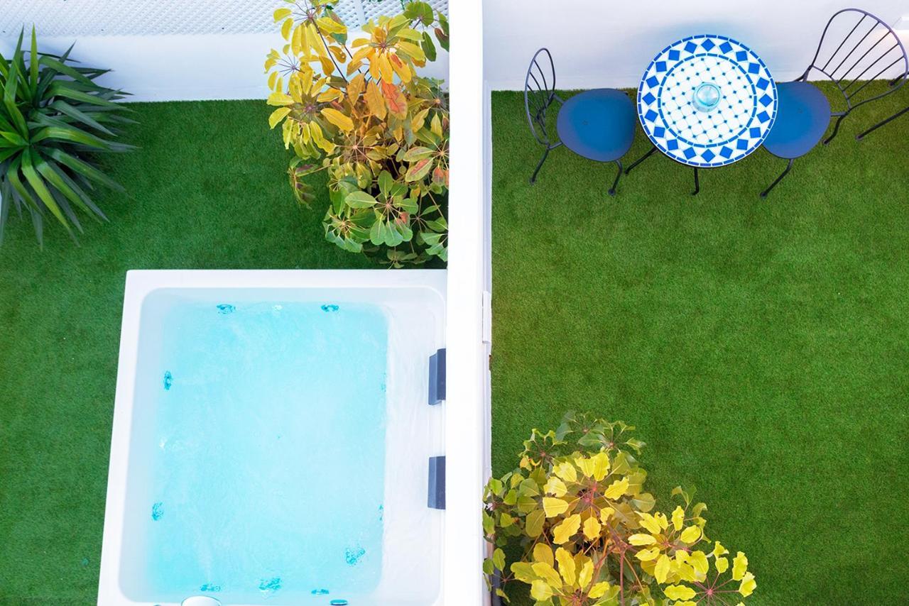Downtown Apartment With Private Terrace & Jacuzzi Sevilla Dış mekan fotoğraf